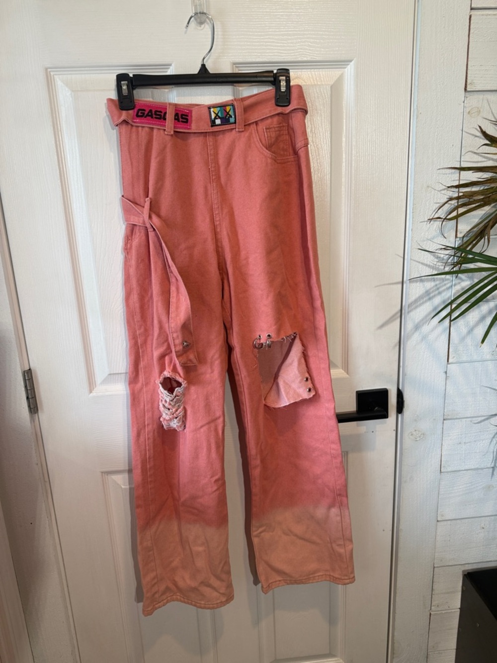 Pink Distressed Cargo Pants with Patch Details- Medium